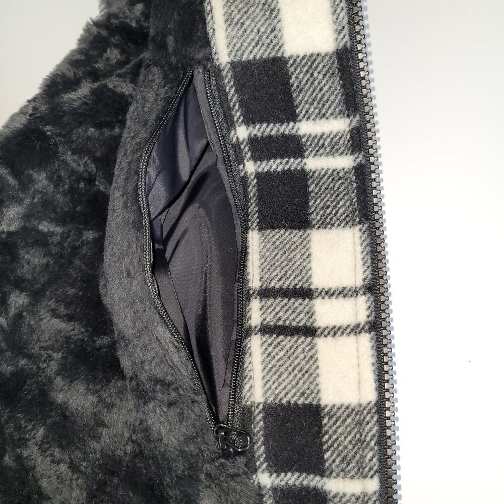 Woolrich Black & White Moccasin Plaid Wool Blend Vest Cozy Layering Piece Size L - Picture 7 of 12